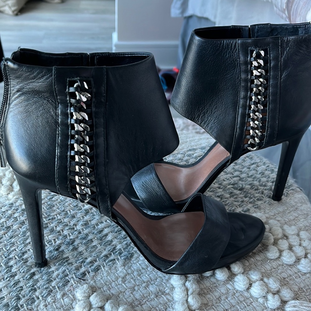 Vince Camuto Freya high heel black size 8.5